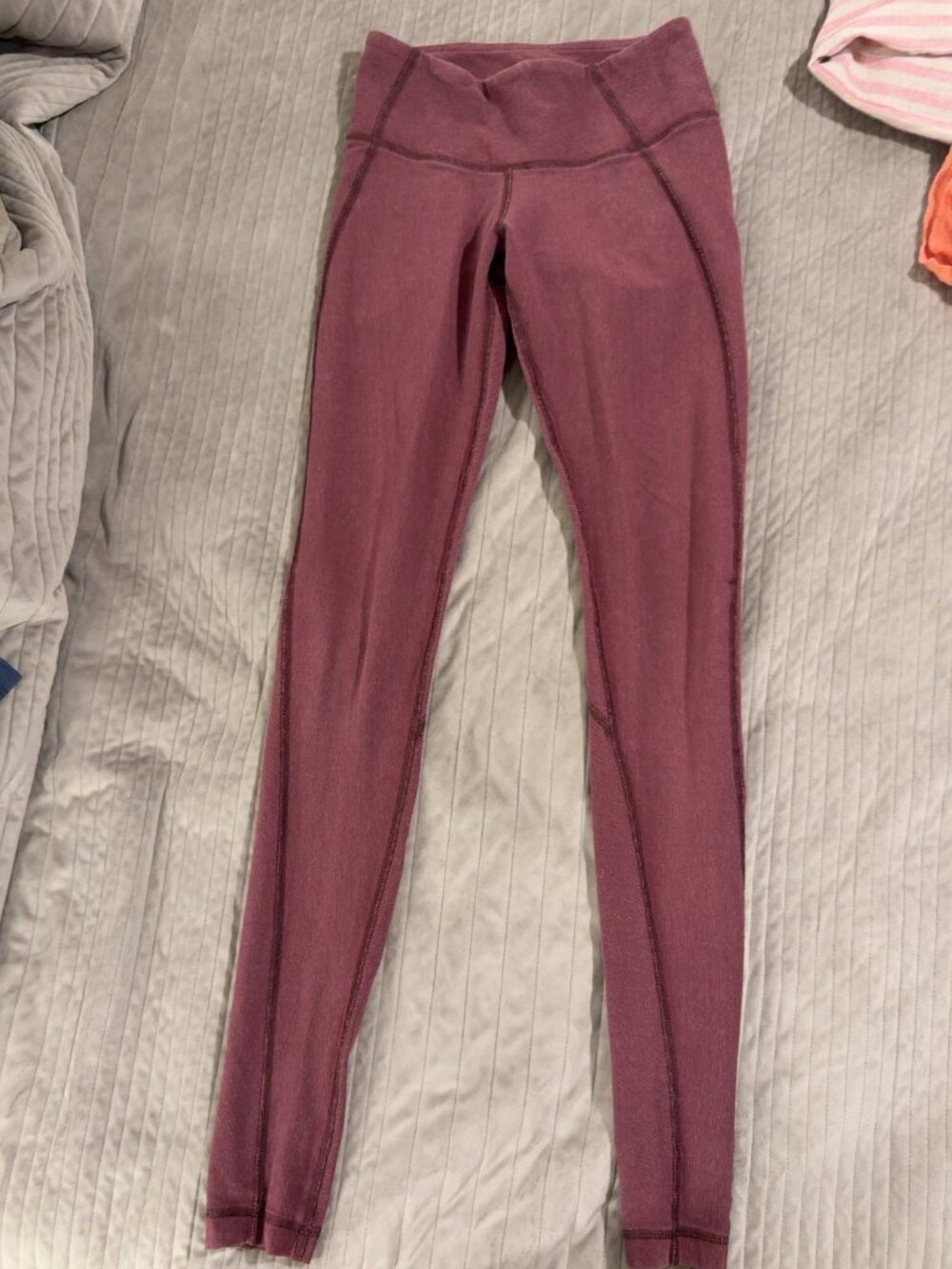 lululemon Burgundy Full Length Leggings Size 4 Tiny Hole
